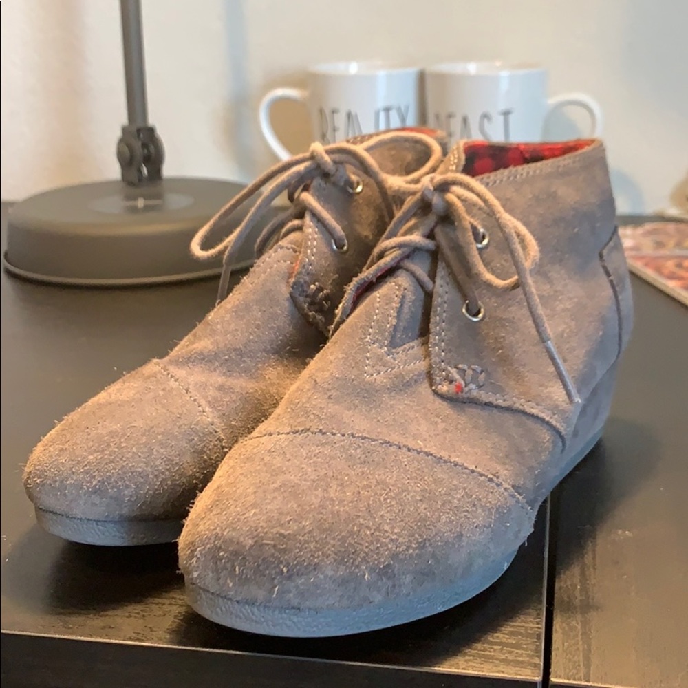 Toms Desert Wedge suede shoes.